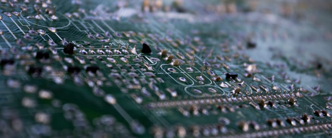 Le Premier Article Scientifique Évalué par des Pairs de l’IA Scientist : Un Pas Vers l’Explosion d’Intelligence