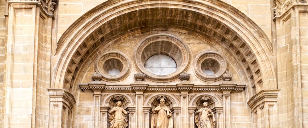 La Moitié des Employés Cachent Encore l’IA à Leurs Patrons (Et C’est la Faute des Patrons)