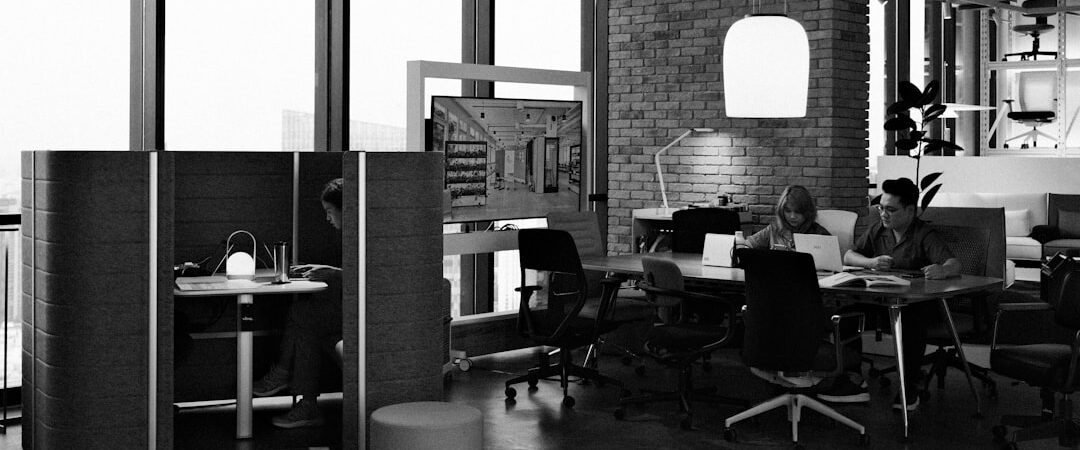 Comment LeapXpert utilise l’IA pour structurer et superviser la messagerie d’entreprise